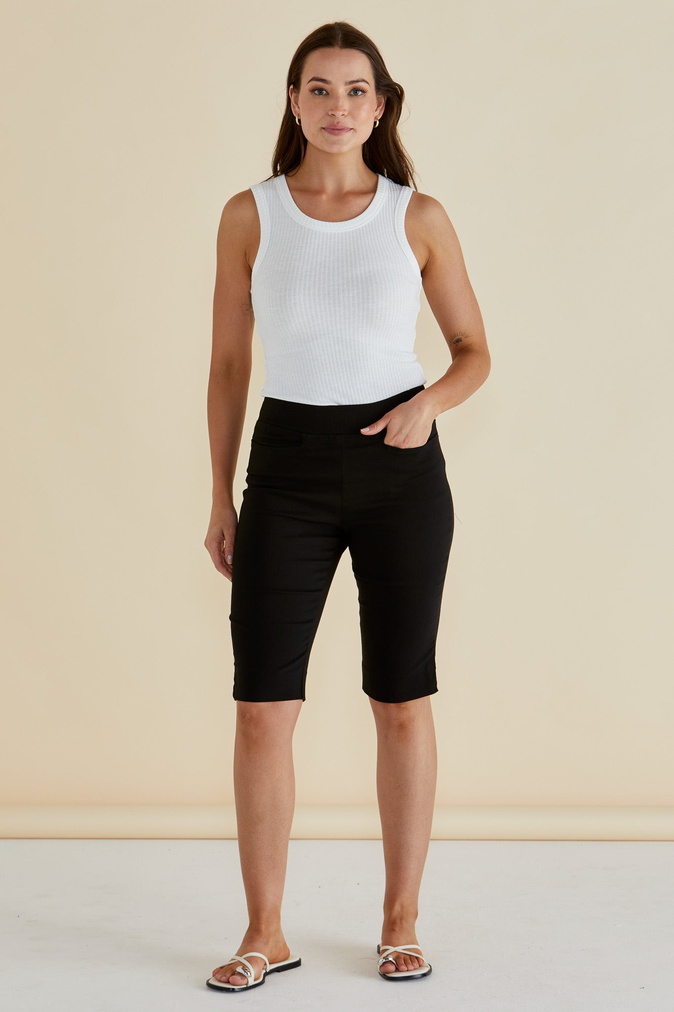 Betty Basics Bermuda Bengaline Short - Black