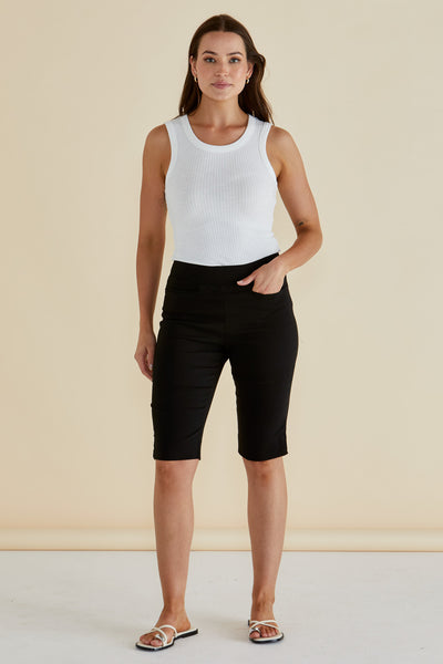 Betty Basics Bermuda Bengaline Short - Black