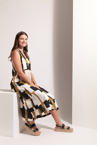Foil 8229 Generosity Dress - Art Box