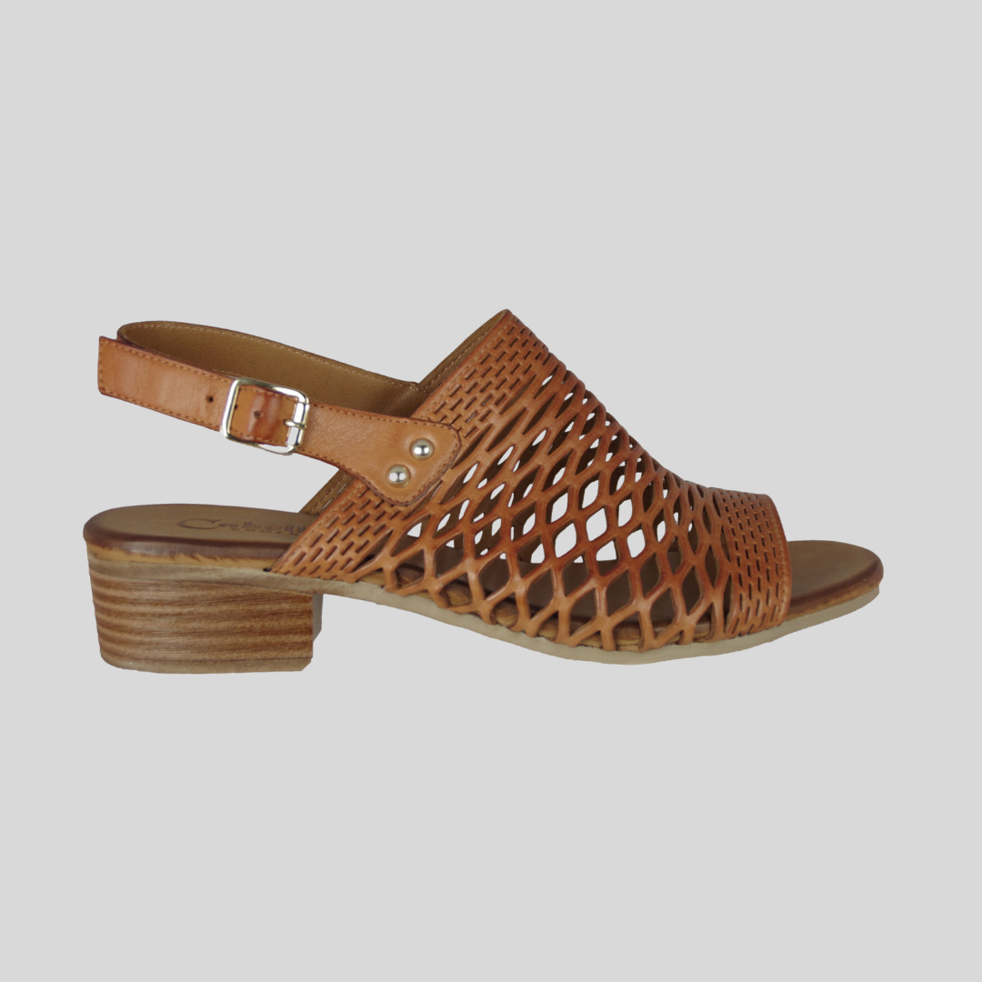 Tan sandals on a 4cm heel height
