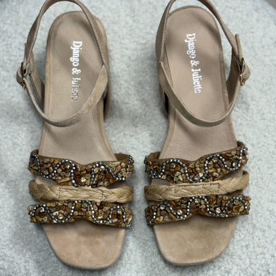 Django & Juliette Whitni - Latte