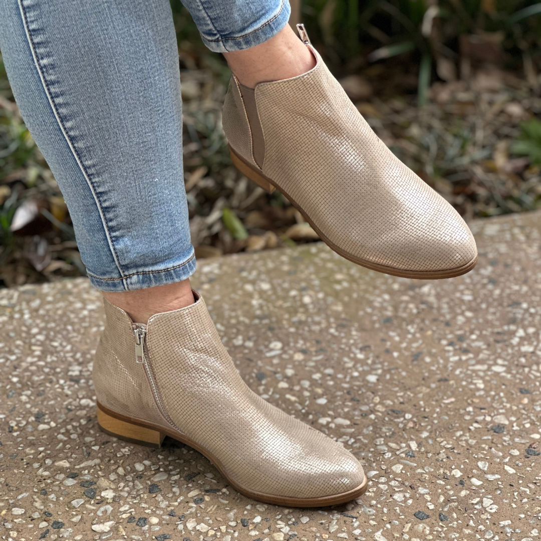 Platino mettalic low heel womens boots
