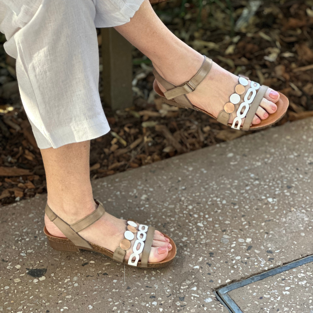 grey - white - sandals low wedge