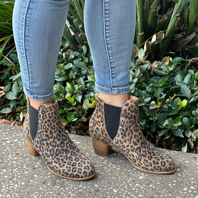 ziera- boots womens in leopard print leather and a stacked heel
