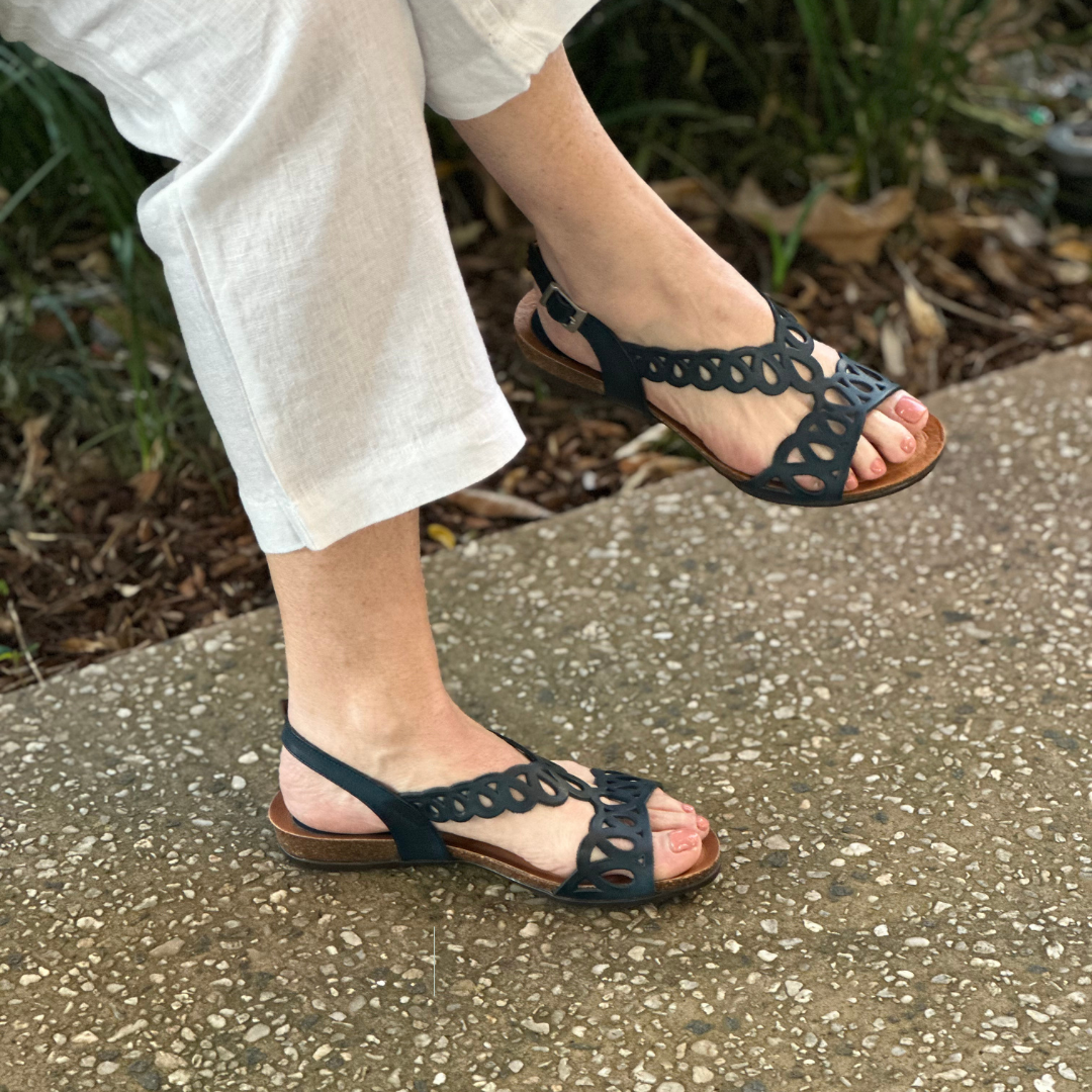 navy sandals by Zeta