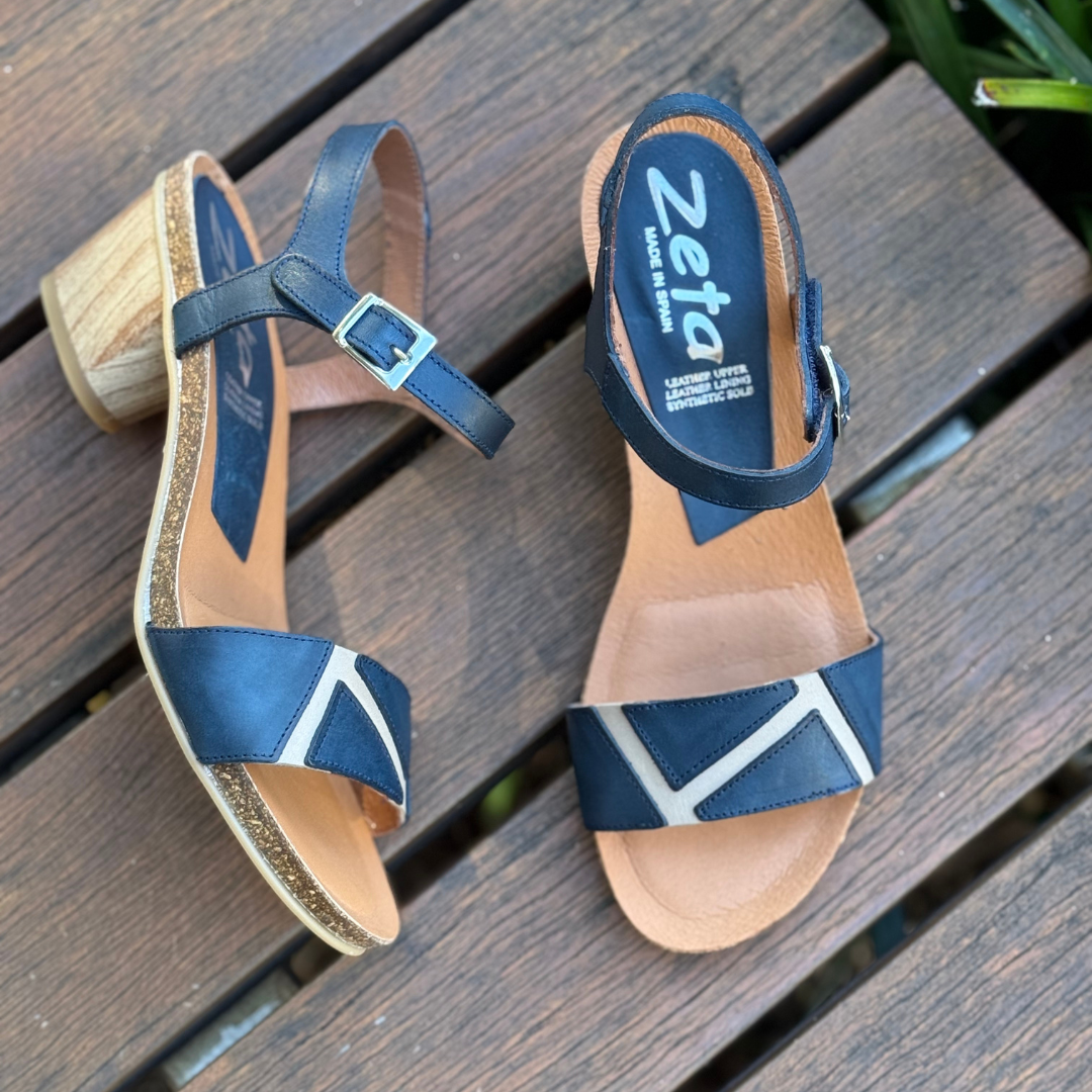 Zeta Brooch - Navy/Grey