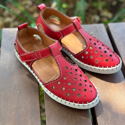 Thyme & Co Tredly - Dark Red/White Sole