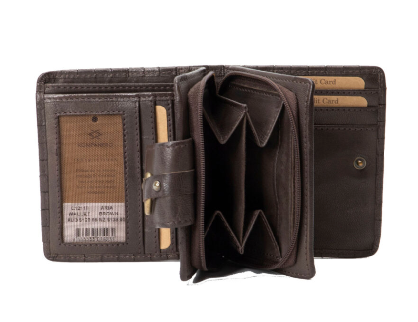 Brown leather wallet by Kompanero