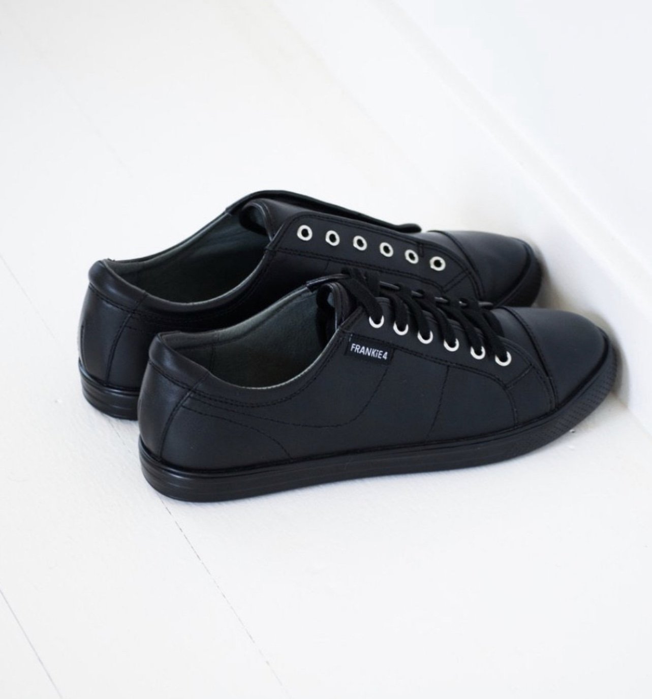 Frankie 4 Black lace up leather sneaker 