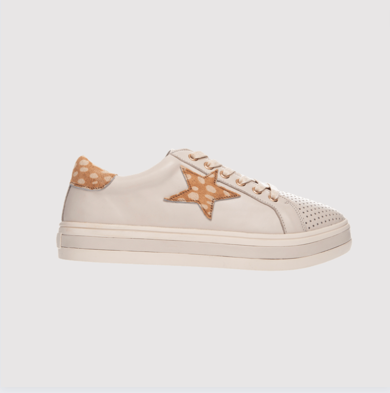 Cream leather sneaker with tan / deer print star detail